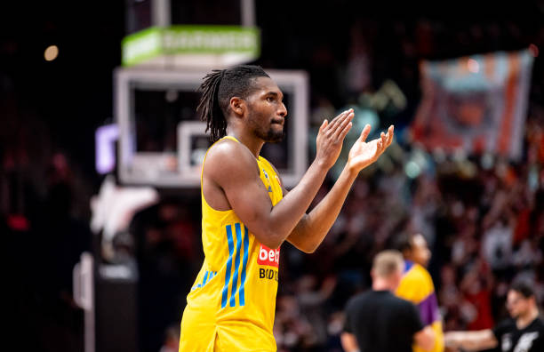 篮球新生 篮球新生