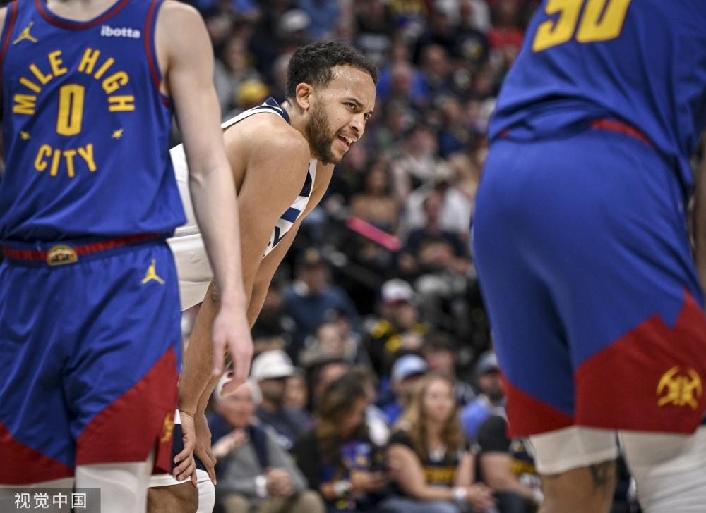 的带领下 的带领下